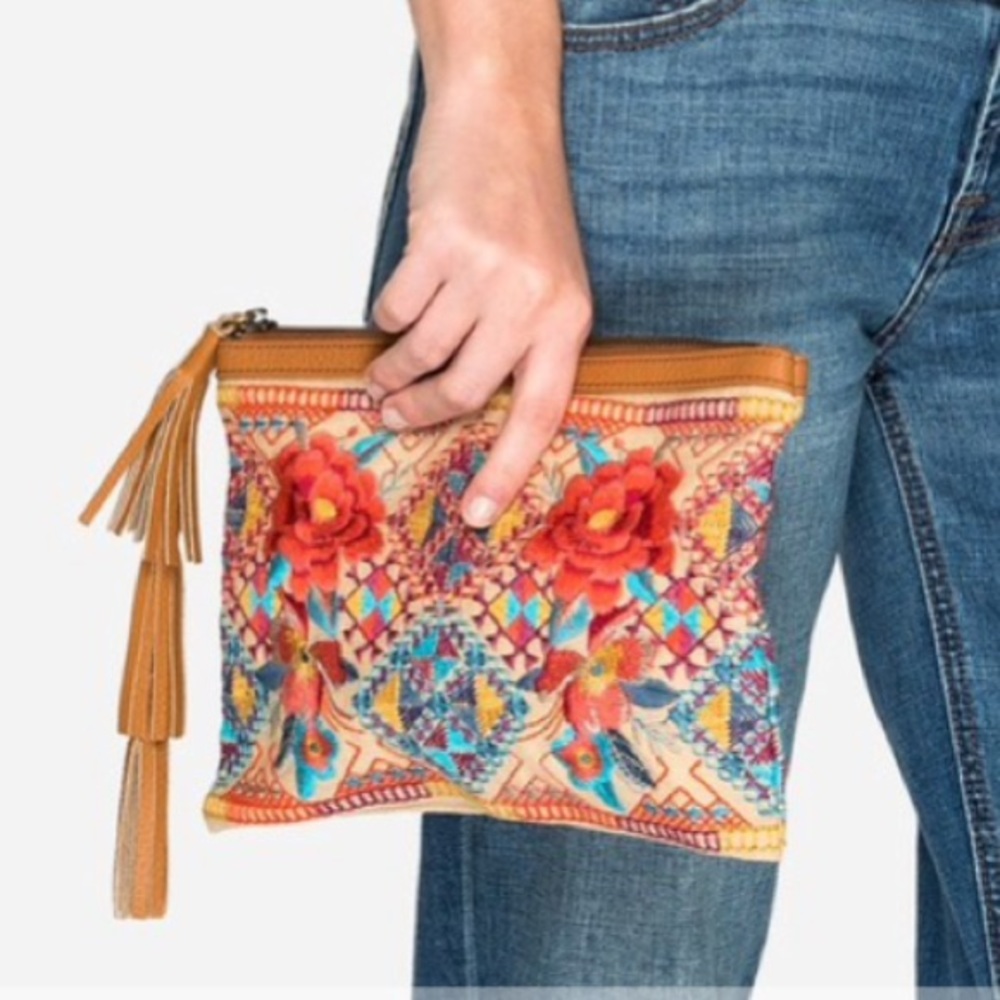 🍃💕NWT Johnny Was Floral Leather Tassel Clutch - Picture 1 of 6